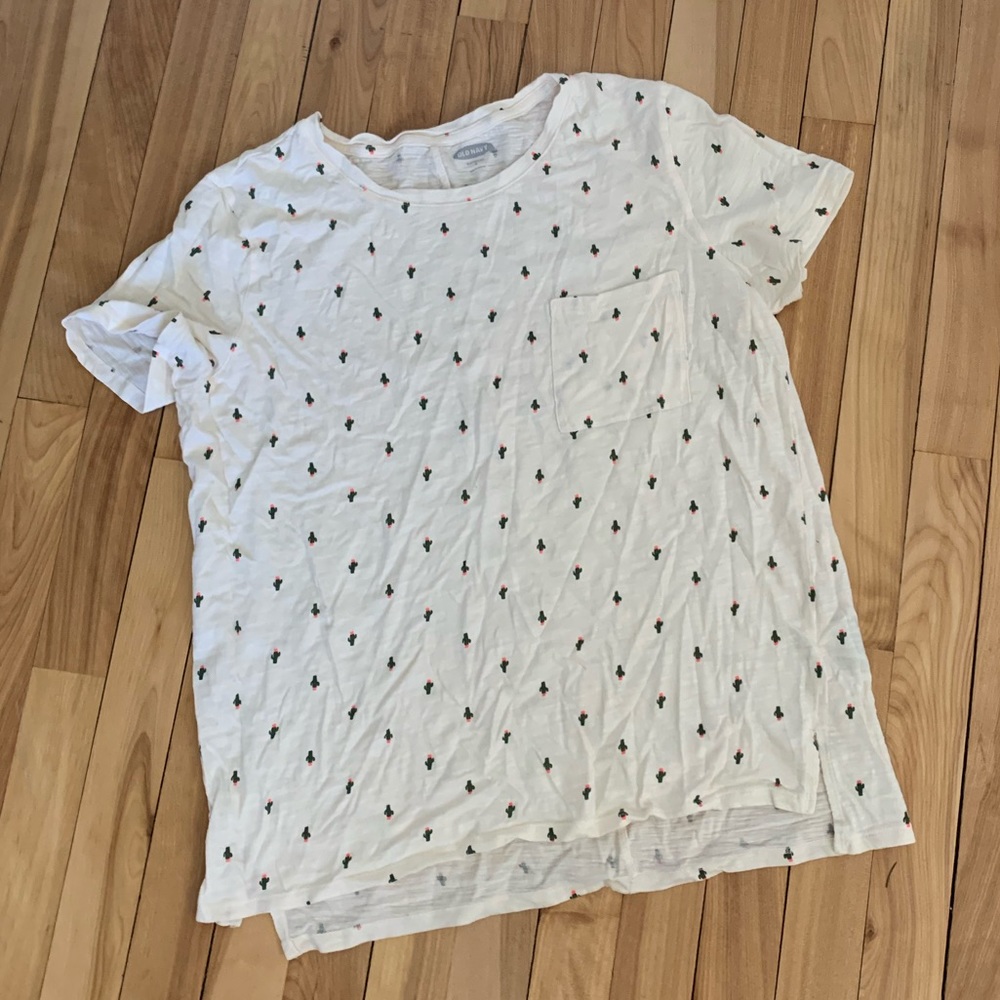 Old Navy Boyfriend Pocket tee with cactus
